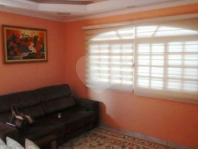 Sobrado à venda com 3 quartos, sendo 1 suíte, em Vila das Palmeiras, Guarulhos, SP