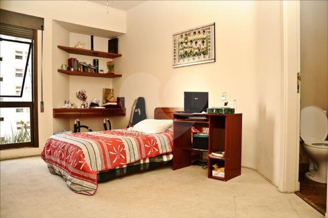 Apartamento à venda com 3 suítes em Real Parque, São Paulo, SP