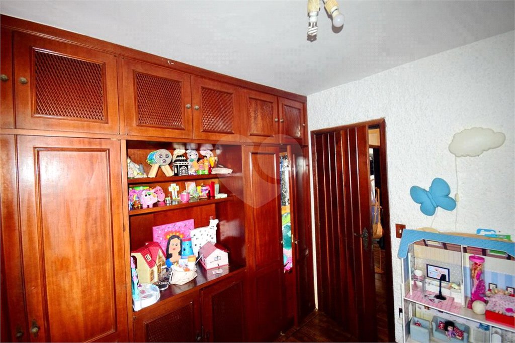 Casa à venda com 5 quartos, sendo 1 suíte, no condomínio Vivendas, Rio de Janeiro - RJ