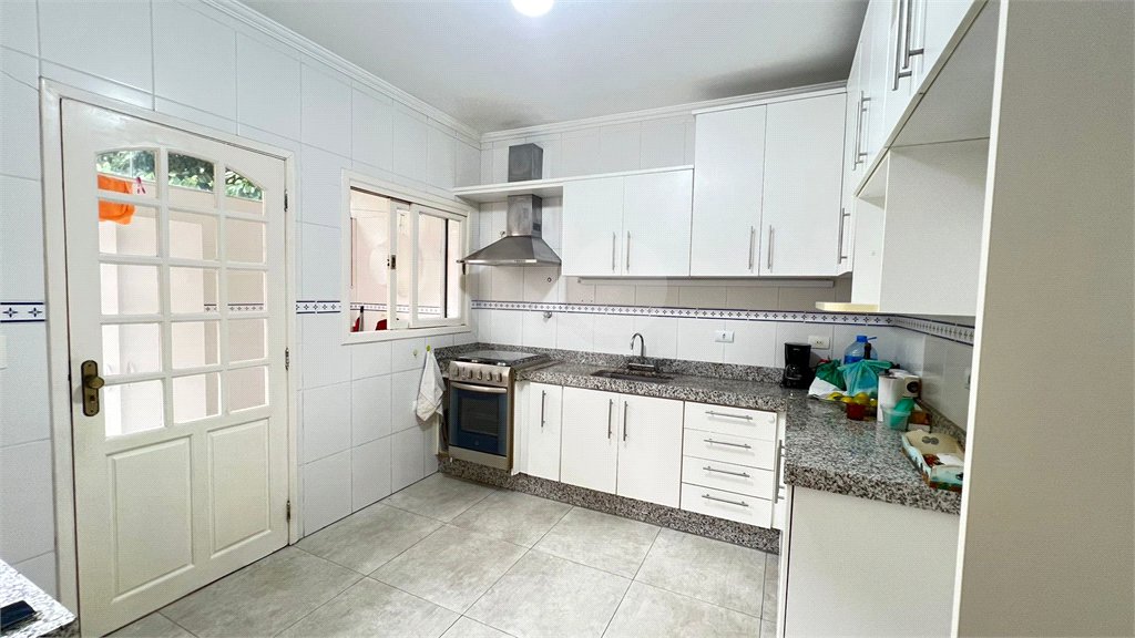 Casa à venda com 3 quartos, sendo 1 suíte, no condomínio Villagio Tramway, São Paulo - SP
