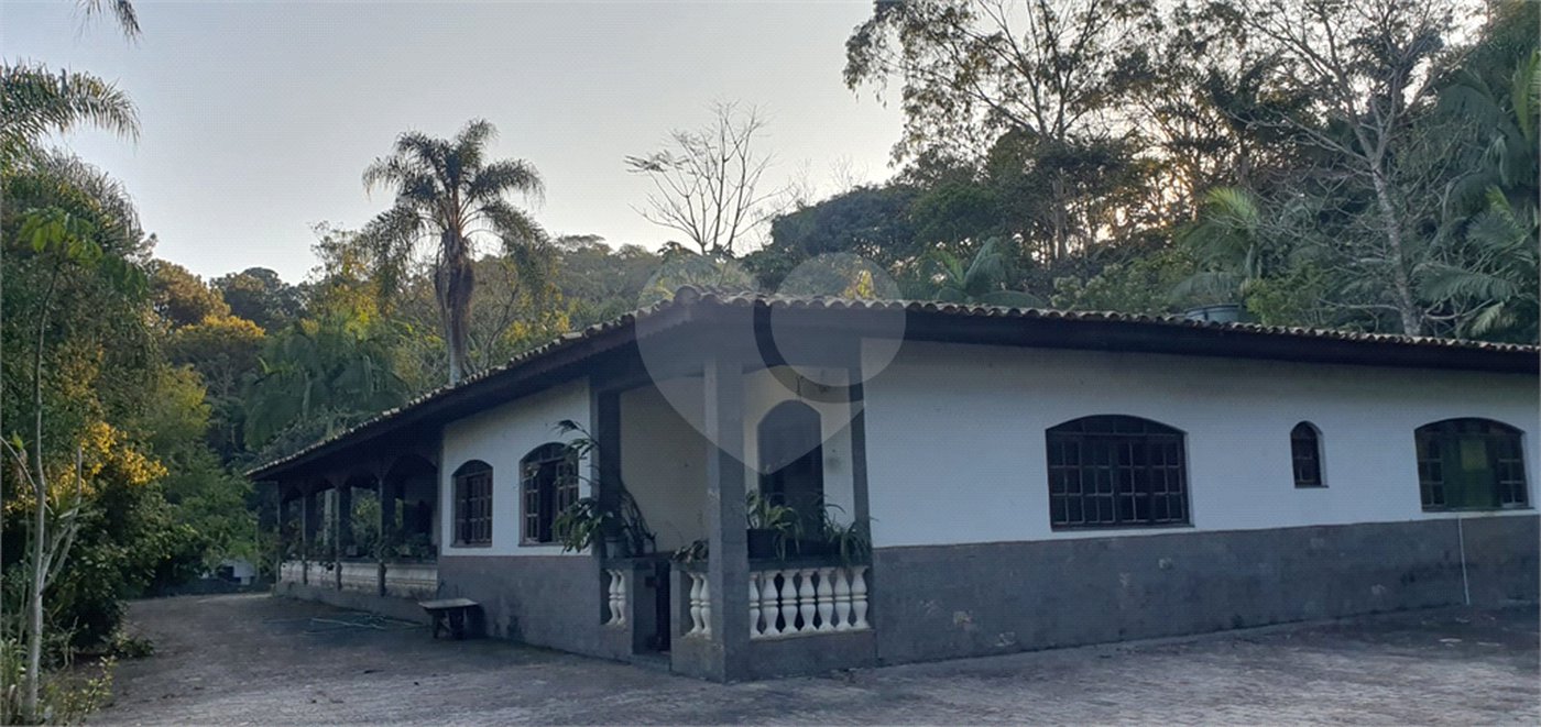 Chácara à venda com 3 quartos, sendo 1 suíte, em Chácaras Copaco, Arujá, SP