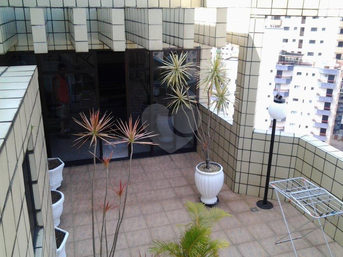 Apartamento à venda com 3 quartos, sendo 2 suítes, em Vila Tupi, Praia Grande, SP