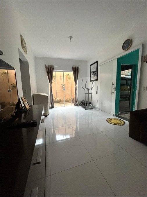 Sobrado à venda com 3 quartos, sendo 1 suíte,  em Jardim Regina, Indaiatuba, SP