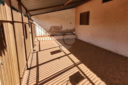 Casa à venda com 2 quartos no Centro, Araraquara, SP