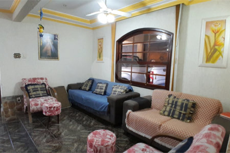 Casa à venda com 4 quartos, sendo 1 suíte, em Bangu, Rio de Janeiro, RJ