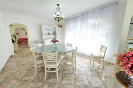 Casa à venda com 4 quartos, sendo 3 suítes, no condomínio São Joaquim, Vinhedo - SP