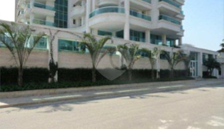 Apartamento à venda com 3 suítes em Jardim Virgínia, Guarujá, SP