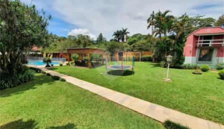 Casa à venda ou para alugar com 5 quartos, sendo 3 suítes, em Nova Gardênia, Atibaia, SP