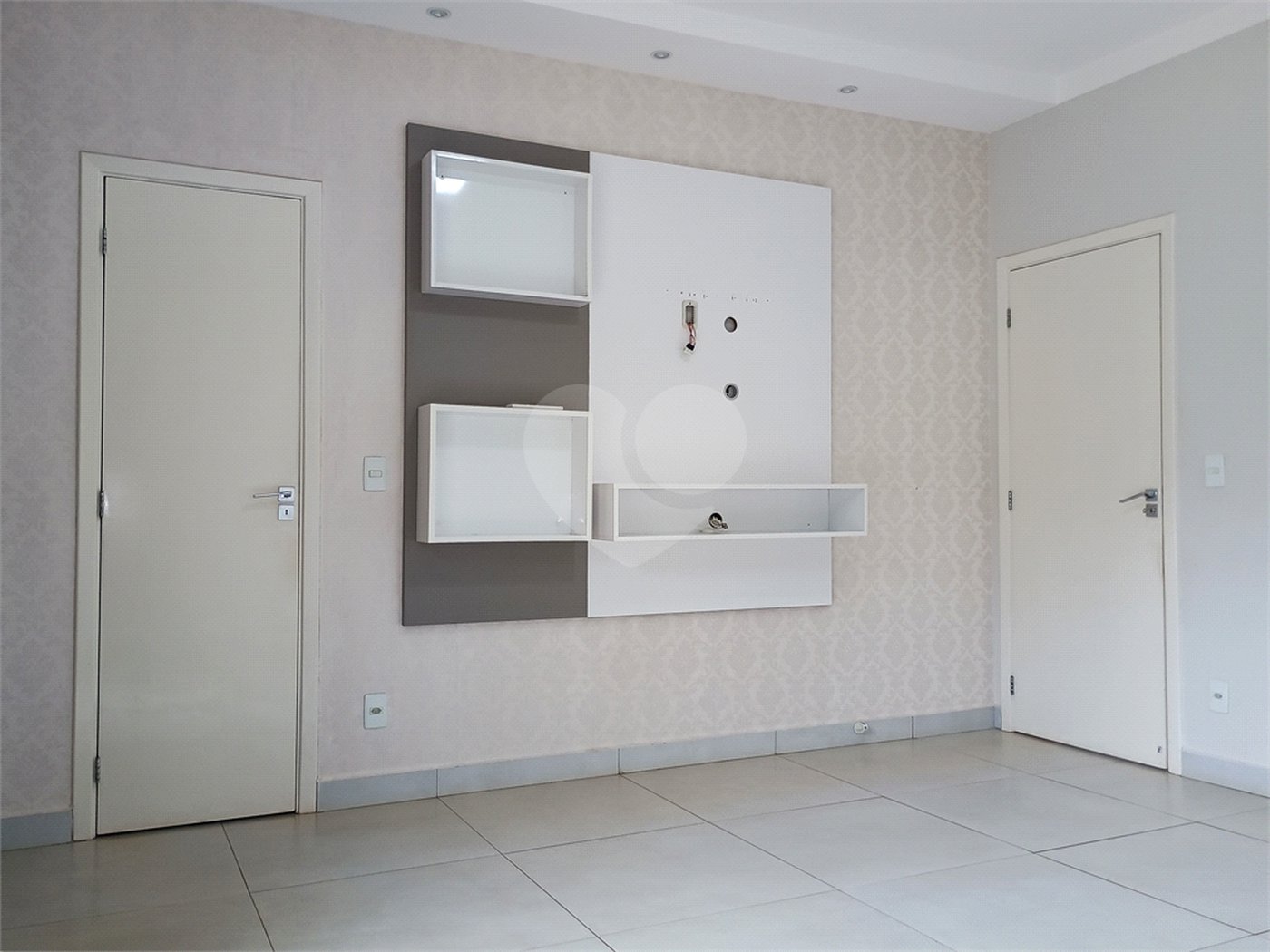 Sobrado à venda com 4 quartos, sendo 1 suíte, em Reserva San Gabriel, Ribeirão Preto, SP