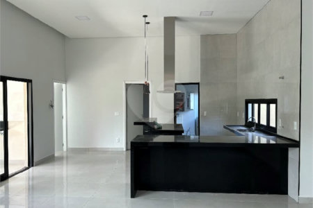 Casa à venda com 3 quartos, sendo 1 suíte, no condomínio Lagos D Icaraí, Salto - SP