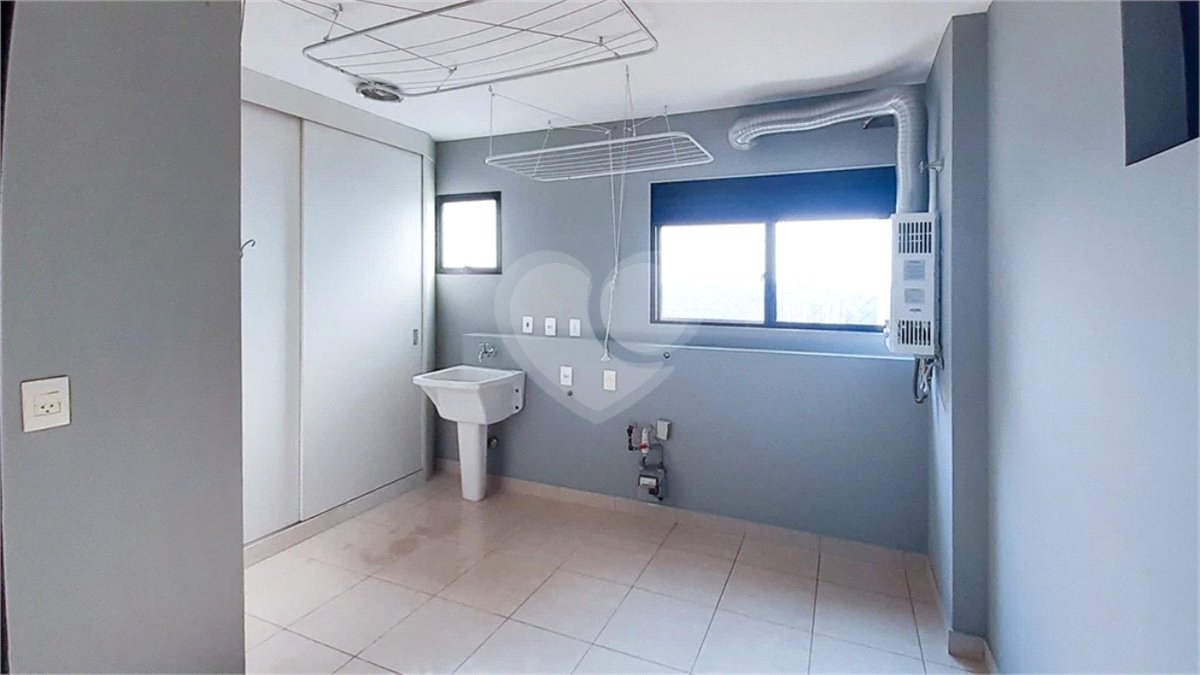 Apartamento para alugar com 3 quartos, sendo 1 suíte, em Alto da Boa Vista, São Paulo, SP