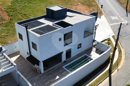 Casa à venda com 4 suítes no condomínio Residencial Vila Real, Bragança Paulista - SP