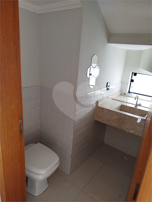 Sobrado à venda ou para alugar com 3 quartos, sendo 1 suíte, em Jardim do Lago, Atibaia, SP