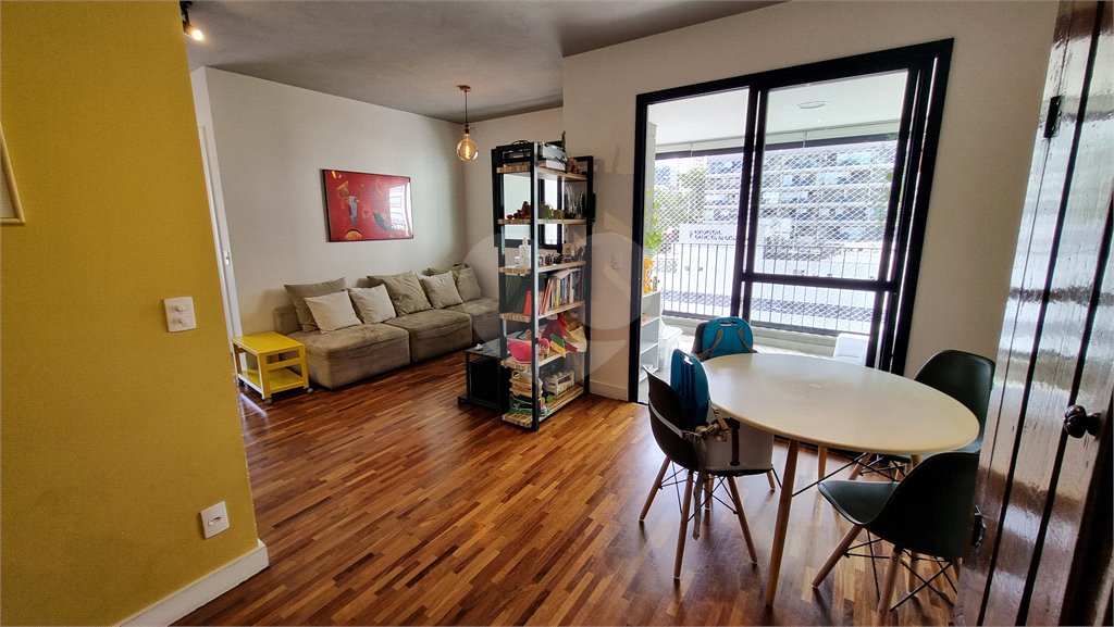 Apartamento à venda com 2 quartos, sendo 1 suíte, em Pinheiros, São Paulo, SP