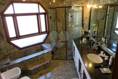 Casa de Vila à venda com 5 quartos, sendo 3 suítes, em Morumbi, São Paulo, SP