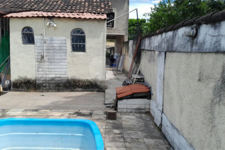 Casa lienar a venda na Estrada da Posse com 3 quartos fácil acesso a Avenida Brasil