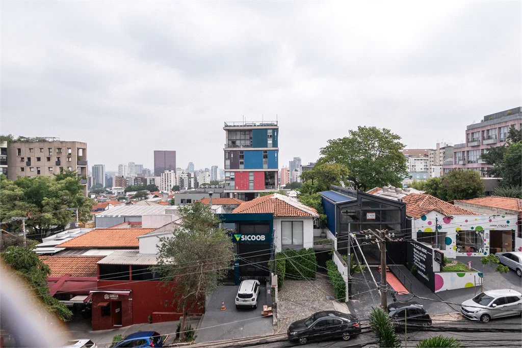 Apartamento à venda com 3 quartos, sendo 1 suíte,  em Vila Madalena, São Paulo, SP