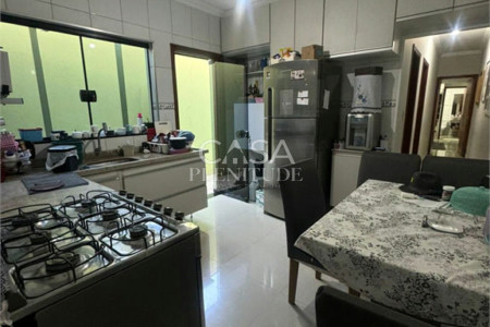 Casa à venda com 2 quartos, sendo 1 suíte, em Jardim Amalia, Sorocaba, SP