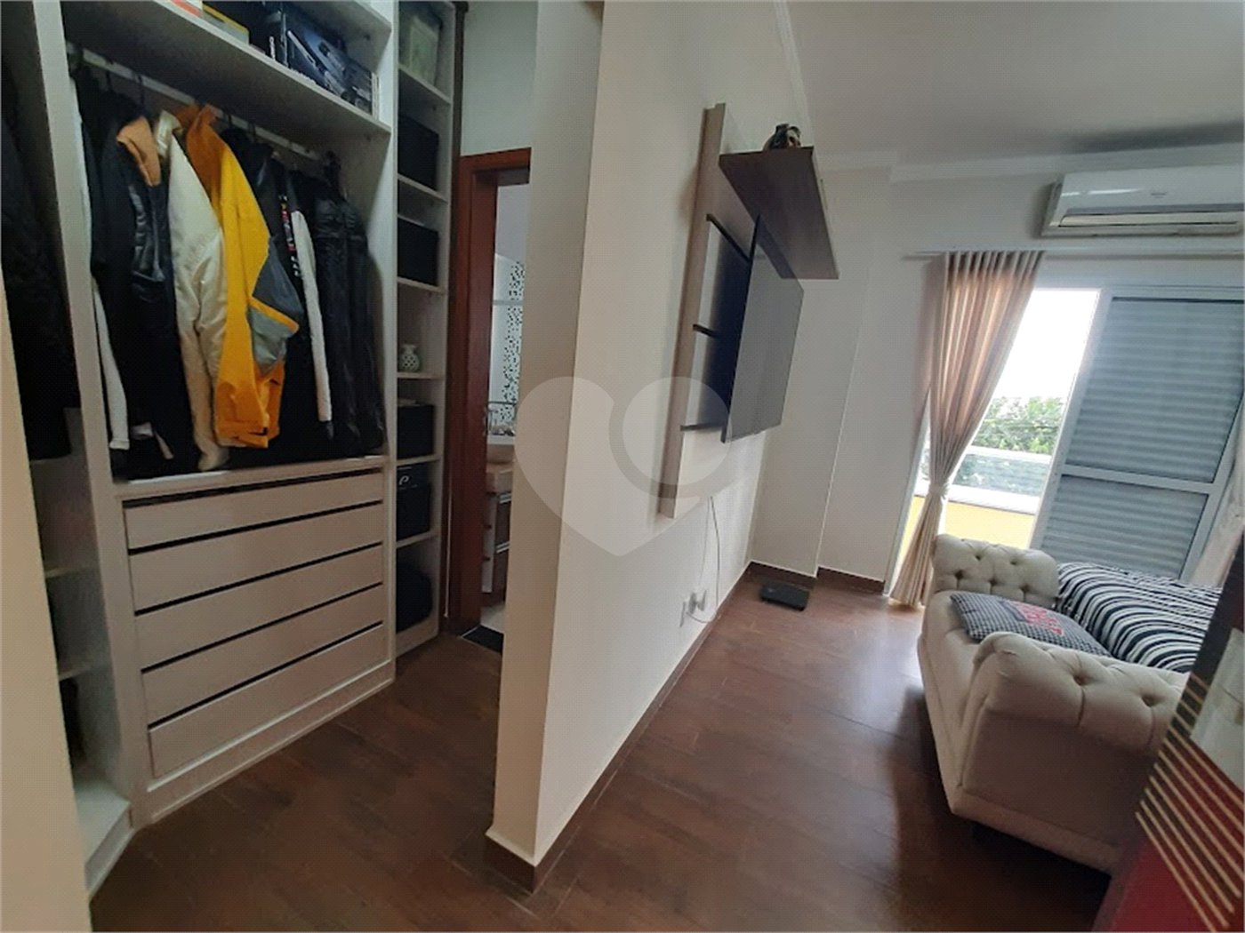 Casa à venda com 3 quartos, sendo 1 suíte, no condomínio Golden Park Residence II, Sorocaba - SP