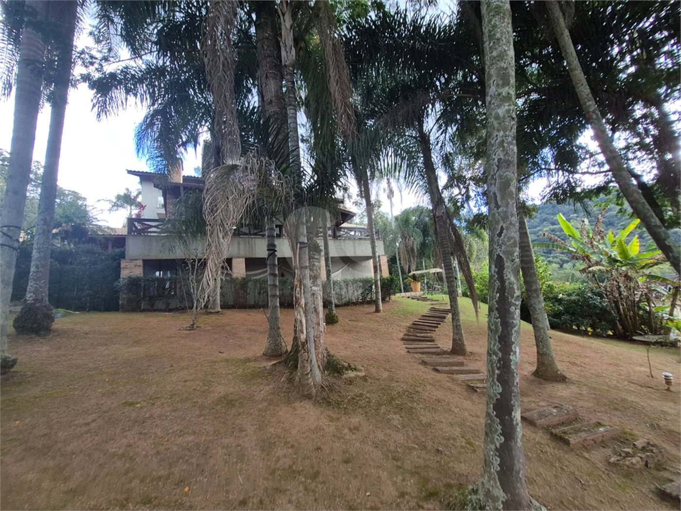 Casa à venda com 3 suítes no condomínio Sausalito, Mairiporã - SP