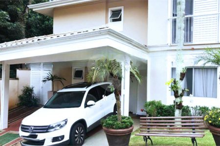 Casa à venda com 4 quartos, sendo 2 suítes, no condomínio Sunríse, São Paulo - SP