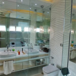 Casa à venda com 3 suítes no condomínio Figueira Garden, Atibaia - SP