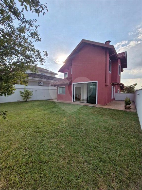 Casa à venda ou para alugar com 3 quartos, sendo 1 suíte, no condomínio Recanto dos Paturis, Vinhedo - SP