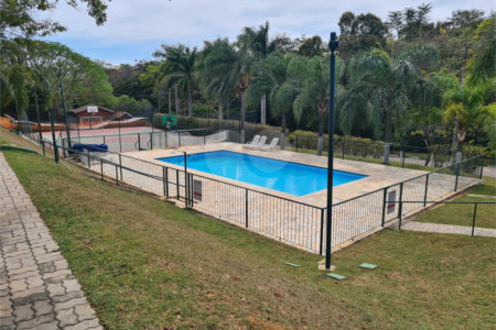Casa à venda com 4 quartos, sendo 2 suítes, no condomínio Bosque de Grevilea, Vinhedo - SP