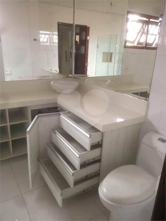 Casa à venda com 4 quartos, sendo 1 suíte,  em Vila Suissa, Mogi das Cruzes, SP