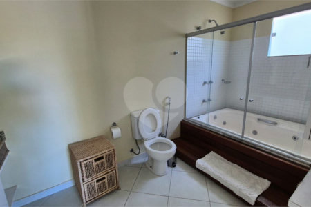 Casa à venda com 6 quartos, sendo 4 suítes, em Ferradura, Armação dos Búzios, RJ
