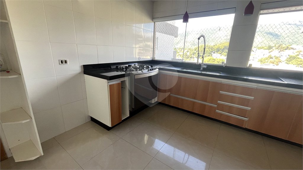 Sobrado à venda com 3 suítes em Jardim Maristela, Atibaia, SP