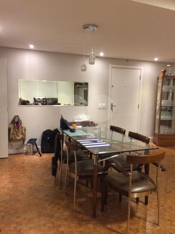 Apartamento à venda com 4 quartos, sendo 2 suítes, em Jardim América, São Paulo, SP