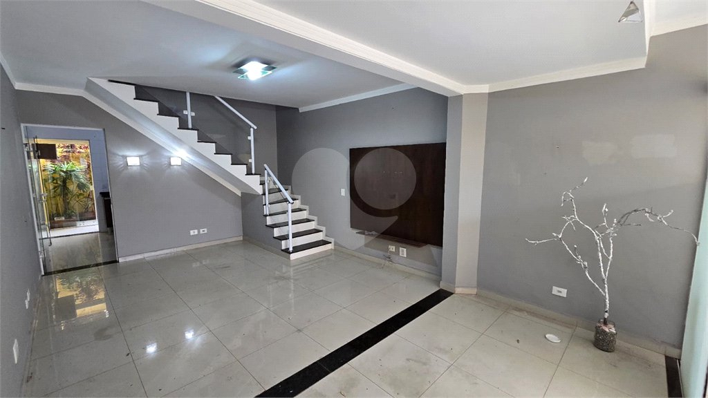Sobrado à venda com 3 quartos, sendo 1 suíte, em Vila Clarice, São Paulo, SP