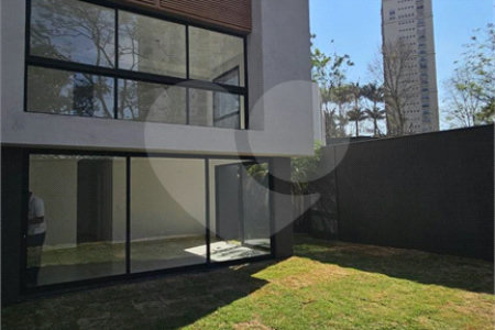 Casa à venda com 4 suítes no condomínio Cube Cidade Jardim, São Paulo - SP