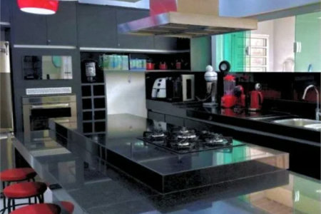 Casa à venda com 4 quartos, sendo 2 suítes, em Pinheiros, São Paulo, SP