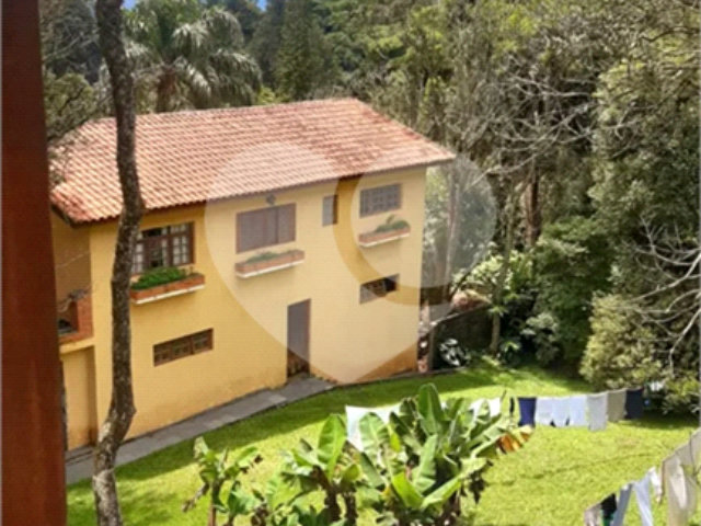 Casa à venda com 3 quartos, sendo 1 suíte,  no condomínio Jardim da Monntanha Ii, Mairiporã - SP