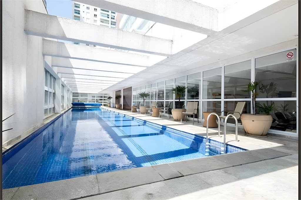 Apartamento à venda com 2 quartos, sendo 1 suíte,  em Vila Olímpia, São Paulo, SP