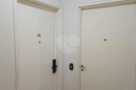 Apartamento à venda com 3 quartos, sendo 1 suíte, em Vila Olímpia, São Paulo, SP