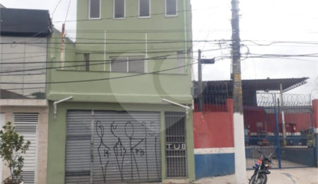 Prédio à venda com 2 suítes em Tremembé, São Paulo, SP