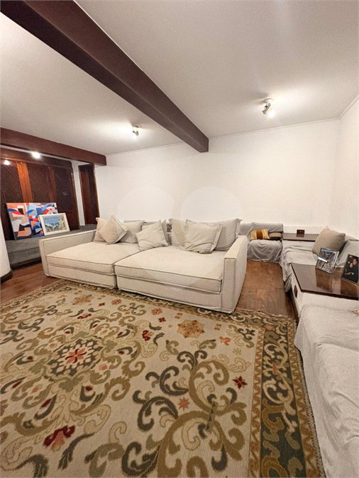 Casa Térrea à venda com 4 suítes em Anchieta, São Bernardo do Campo, SP