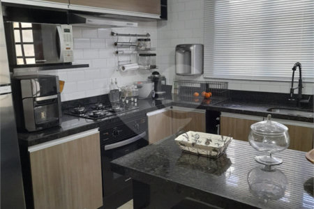 Casa à venda com 3 quartos, sendo 1 suíte,  em Vila Suissa, Mogi das Cruzes, SP