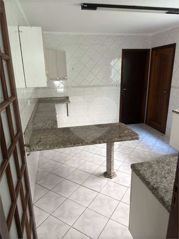 Sobrado à venda com 4 quartos, sendo 1 suíte, em Tremembé, São Paulo, SP