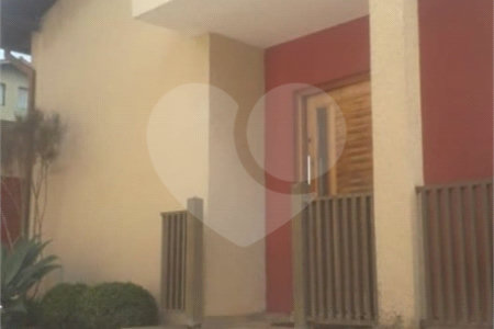 Casa à venda com 3 quartos, sendo 1 suíte,  em Vila Oliveira, Mogi das Cruzes, SP