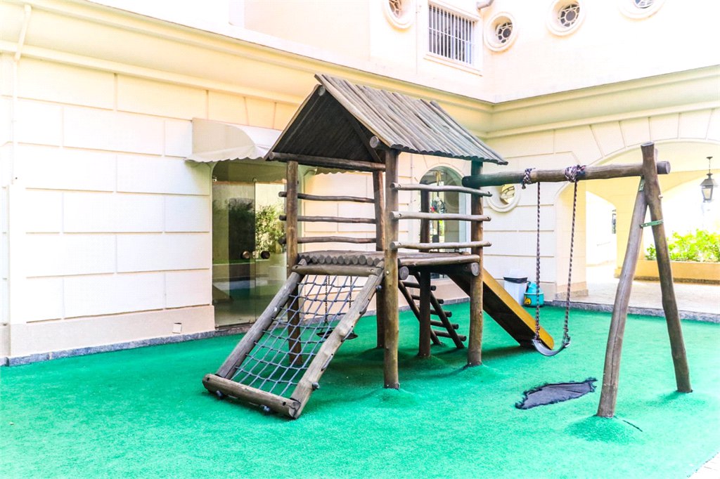 Apartamento à venda com 3 quartos, sendo 1 suíte, em Santo Amaro, São Paulo, SP
