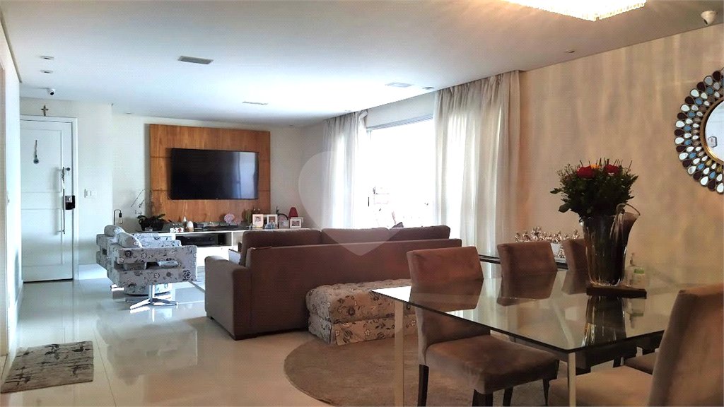 Apartamento à venda com 3 suítes em Jardim Londrina, São Paulo, SP