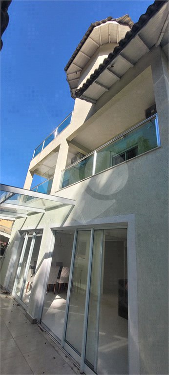 Sobrado à venda com 4 quartos, sendo 2 suítes, em Vila Irmãos Arnoni, São Paulo, SP