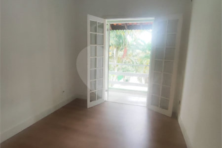 Casa à venda com 4 quartos, sendo 1 suíte, em Ivoturucaia, Jundiaí, SP