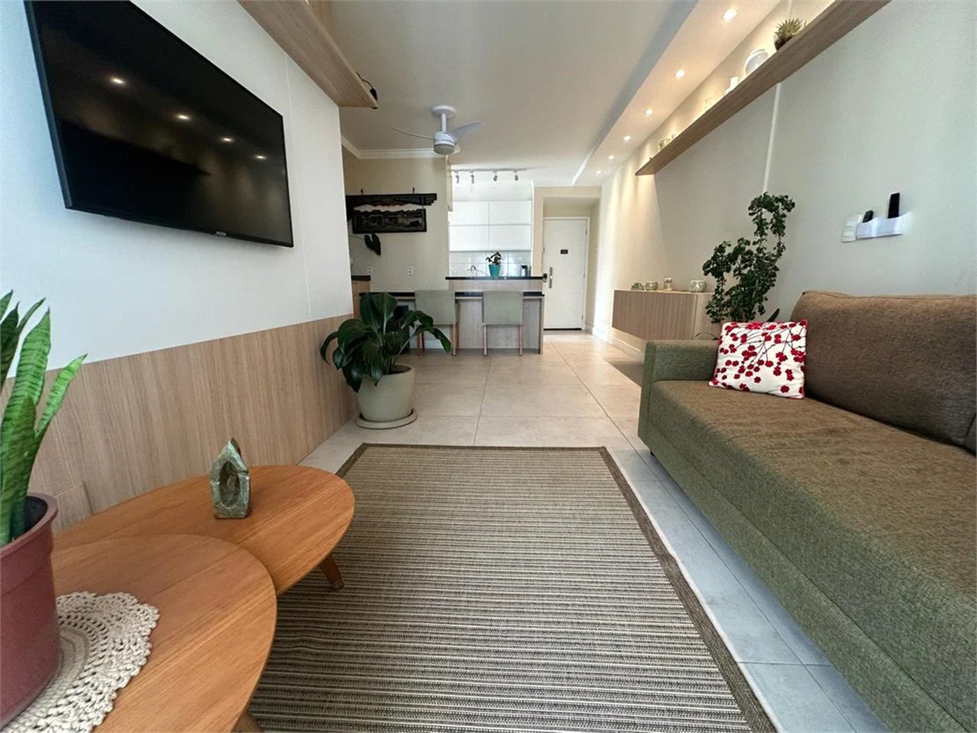 Apartamento à venda com 3 quartos, sendo 1 suíte,  em Vila Andrade, São Paulo, SP