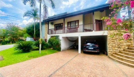 Casa à venda com 3 quartos, sendo 1 suíte,  no condomínio Recanto dos Paturis, Vinhedo - SP