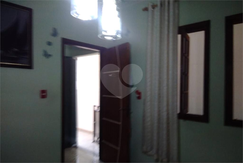 Casa à venda com 4 quartos, sendo 2 suítes, em Jardim Vila Galvão, Guarulhos, SP